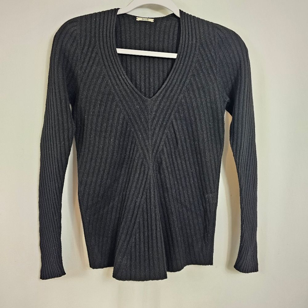 Wolford Ribbed V Neck Wool Blend Sweater in Black - Size S